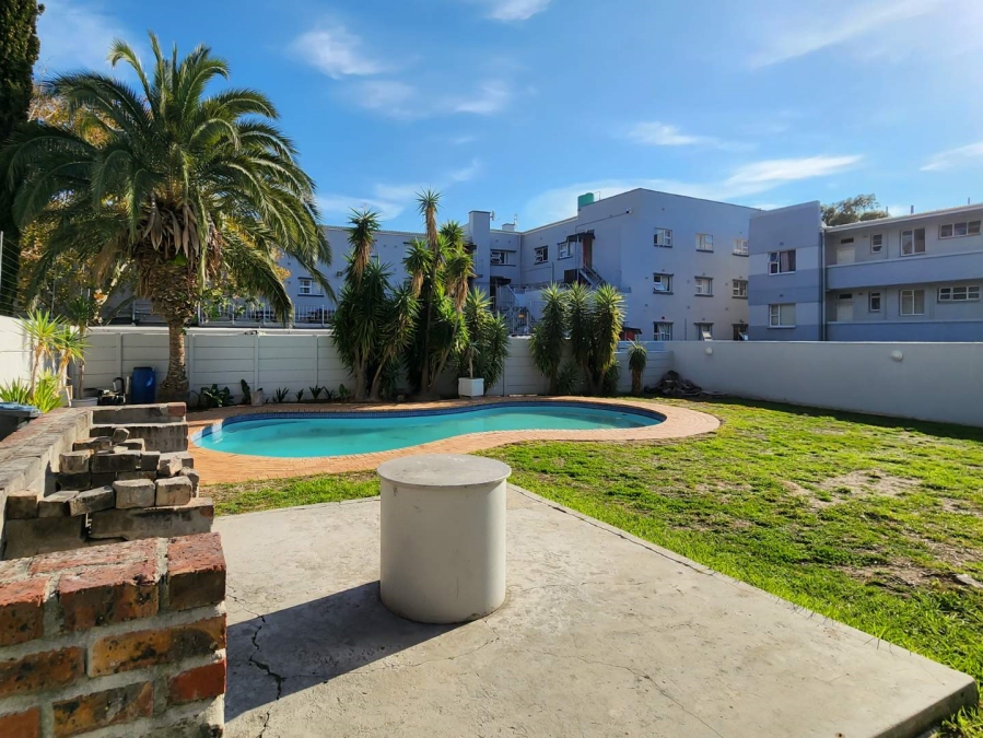 2 Bedroom Property for Sale in Zonnebloem Western Cape